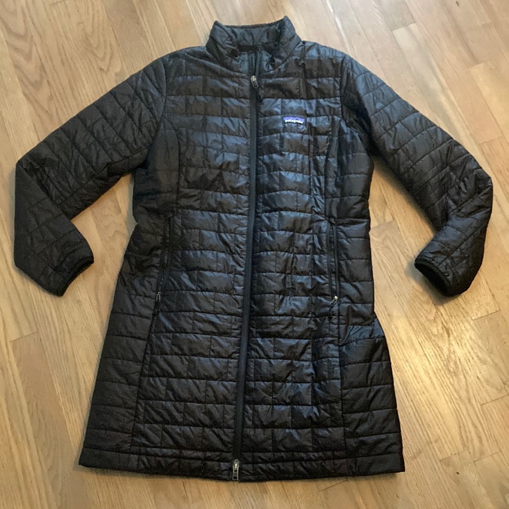 Patagonia quilted black long light weight warm coat women’s size large